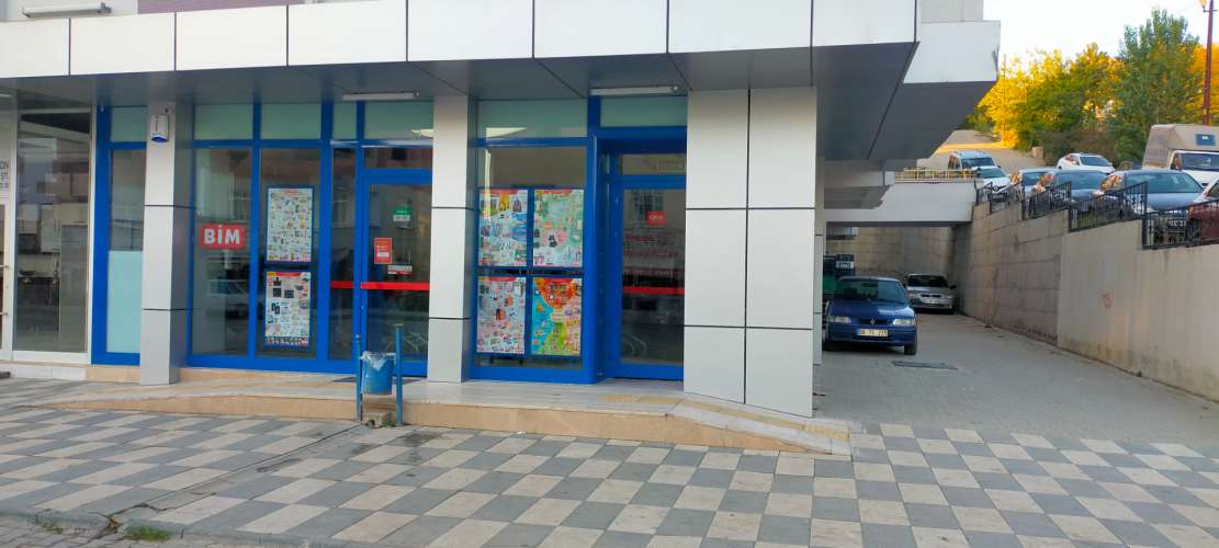 SUŞEHRİ SATILIK KİRACILI İŞYERİ 400 M2