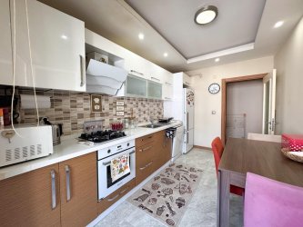 ÇORLU KERVANCI PREMİUM SİTESİ SATILIK 2+1 GENİŞ ARA KAT DAİRE !