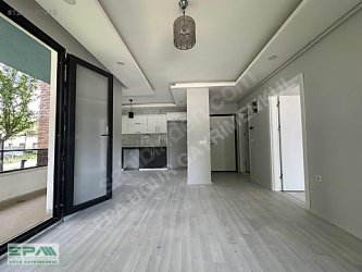 EPA UĞURDAN KONURALP SİTE İÇİ GENİŞ M² ÇİFT BALKONLU 1+1 DAİRE