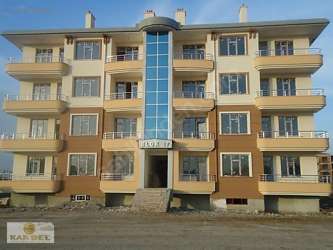 KARATAY AKŞEHİR SİTELERİNDE SATILIK ARAKAT DAİRE 2+1 100m