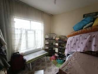 çevre yolunun içinde hadimi mahallesi evi çok düzgün kaloriferli