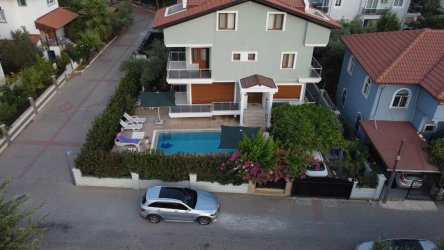 Marmaris te, Denize 500 mt, Satılık Tam Müstakil Havuzlu Villa