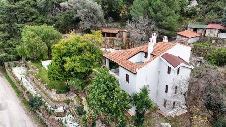 Marmariste 1.270 m2 Arsa İçerisinde Tam Müstakil Villa