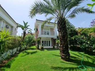 MARMARİS ÇAMDİBİ MEVKİDE TAM MÜSTAKİL 4+1 VİLLA