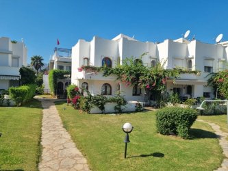 Marmaris İçmelerde Deniz Kenarında Satılık Bahçeli Daire