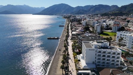 Marmaris Merkezde denize 50 metre satılık 3+1 garajlı daire