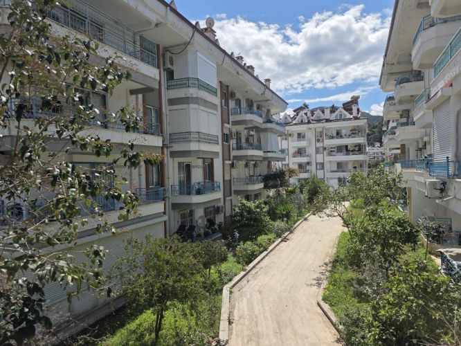Marmaris Sitelerde Denize Yakın Satılık 3+1 Ferah Dubleks Daire