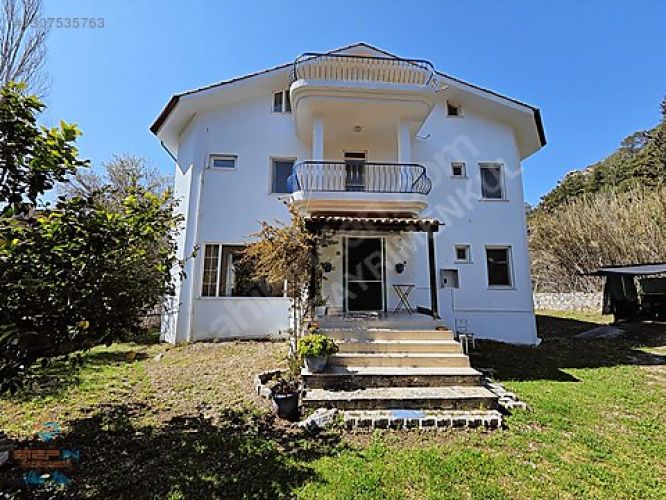 Muğla Marmaris Hisarönünde 871 m2 arsa içinde Müstakil Villa