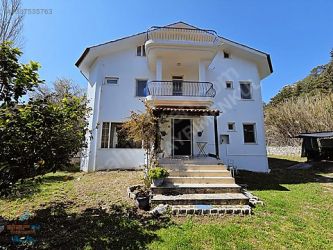 Muğla Marmaris Hisarönünde 871 m2 arsa içinde Müstakil Villa