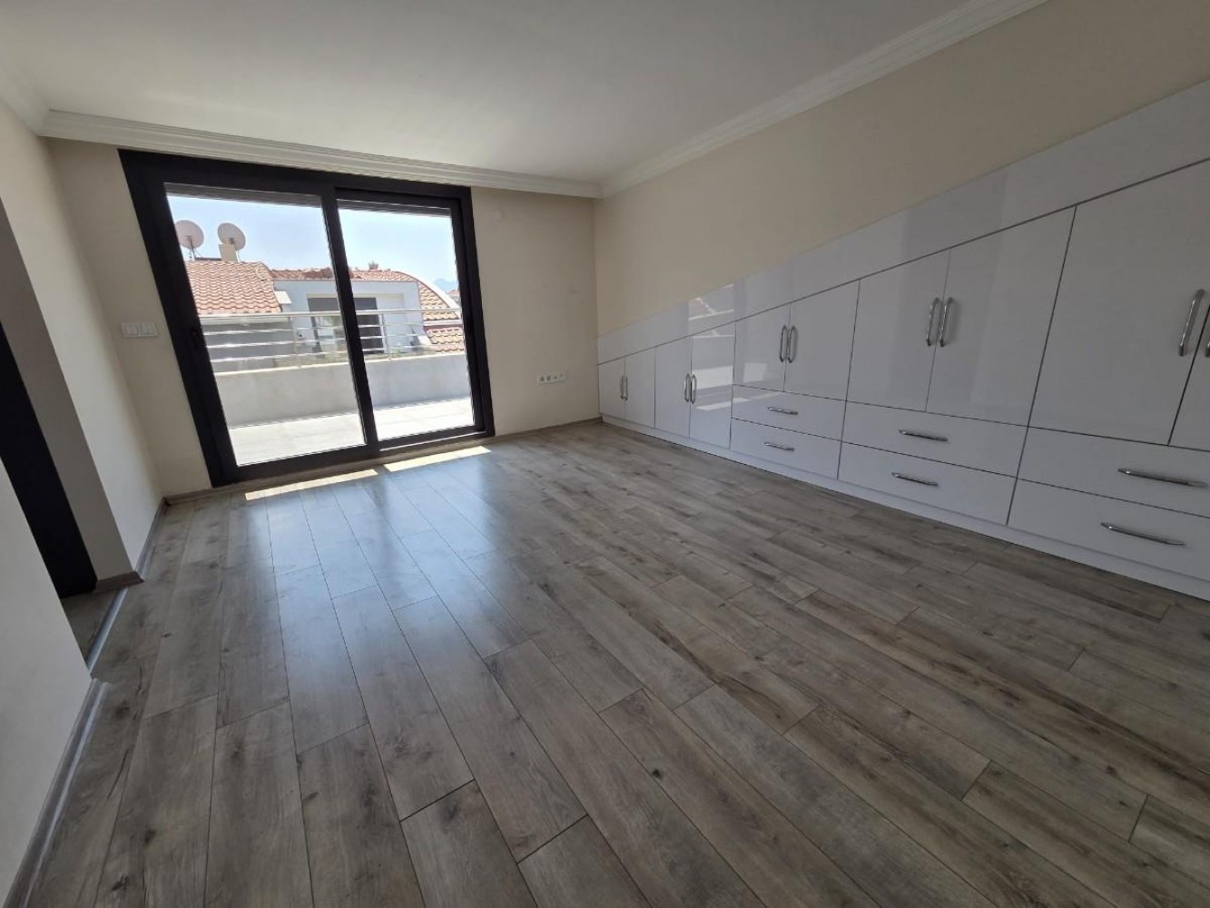 Marmaris Merkezde Asansörlü 3+1 Dubleks Daire