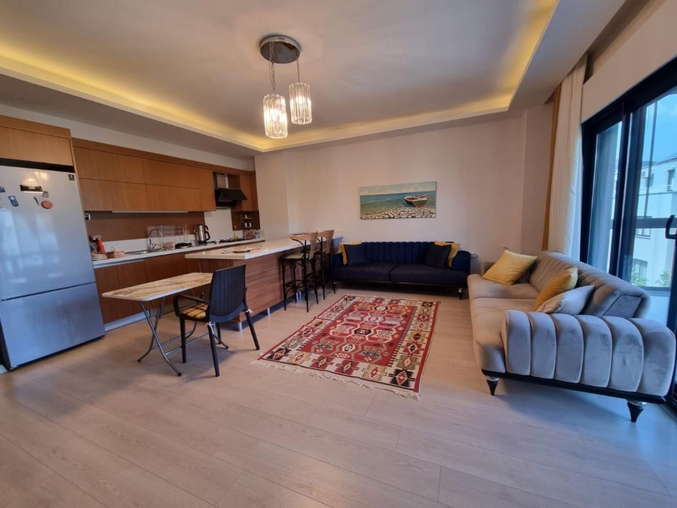 Marmaris Merkezde Denize 50 Metre Kiralık 3+1 Full Eşyalı Daire
