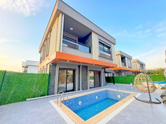 Güzelçamlıda Özel Havuzlu Full Eşyalı 4 Oda 1 Salon Villa