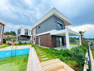 KUŞADASI SOĞUCAKTA TEK MÜSTAKİL DENİZ MANZARALI 4+1 VİLLA