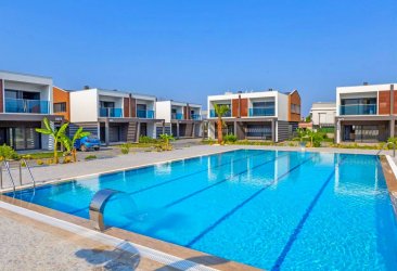 ELİT ADA`DAN KARAOVA MAHALLESİNDE HAVUZLU SİTEDE 3+1 YAZLIK