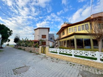 KUŞADASI DAVUTLARDA DENİZE 70 METRE 3+1 BAHÇELİ YAZLIK
