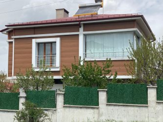 Damla emlaktan karşıyaka mah.satılık bahçeli ev 
