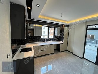 EPA GÖKOVADAN 3+1-GÜNEY CEPHE-CADDE ÜZERİ-SATILIK SIFIR-İSKANLI