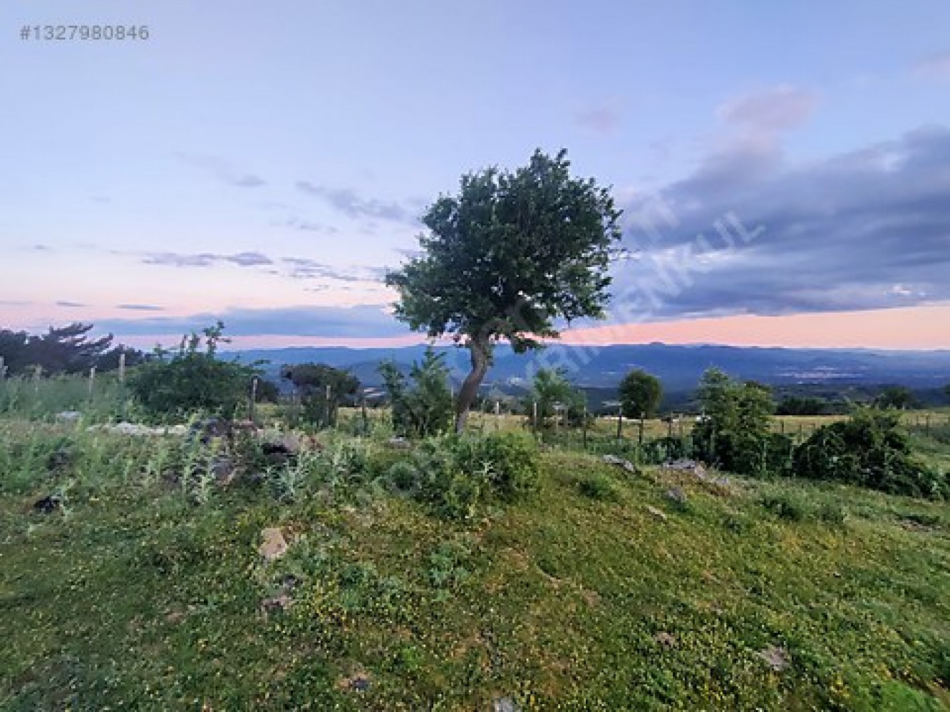 Kazdağlarında Körfez Manzaralı Satılık Arazi (8.568 m²)