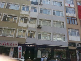 HASTANE CADDESİNDE 3+1 KOMBİLİ, EŞYALI DAİRE