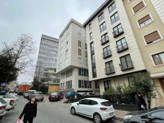 LAB GAYRİMENKUL` DEN... MECİDİYEKÖY MERKEZDE YENİ BİNADA SATILIK...