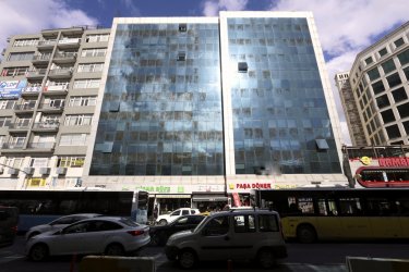 LAB GAYRİMENKUL` den Mecidiyeköy` de cadde üzerinde ofis...