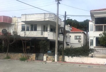 Çanakkale Güzelyalı merkezde satılık 2 kat yazlık  kişlık ev
