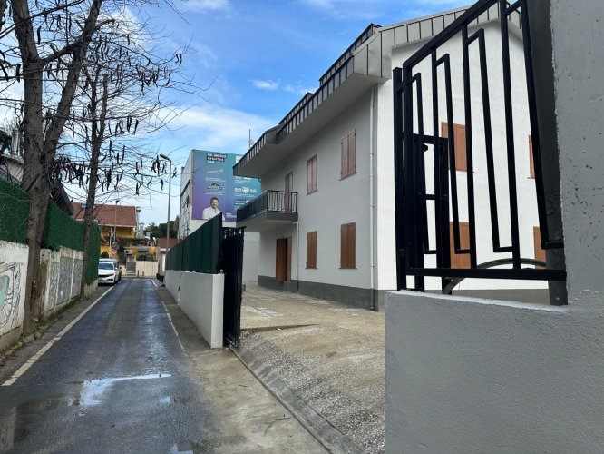 LEVENT MERKEZ de 1.200.- m2 Kullanımlı işyeri Sıfır Villa