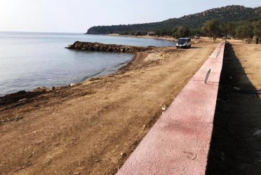 AYVACIK  BADEMLİ SAHİLİNDE RIHTIMLI  KÖŞK MALİKHANE İMARLI ARSA