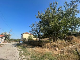 680 M2 % 40 2 KAT İMARLI ARSA VASFINDA KÖŞE PARSEL.
