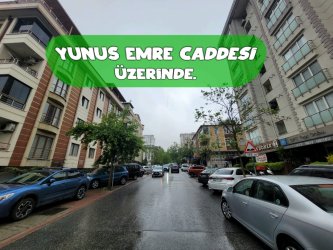 YUNUS EMRE CADDESİ ÜZERİNDE ÖNÜ AÇIK BAKIMLI DAİRE