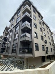 BAKIRKÖY İNCİRLİ SATILIK İKİ KATLI DÜKKAN YENİ BİNA