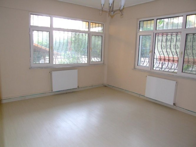 SATILIK VİLLA DAİRESİ  DÜZ GİRİŞ KAT 3+1 +VERANDA BAHÇE