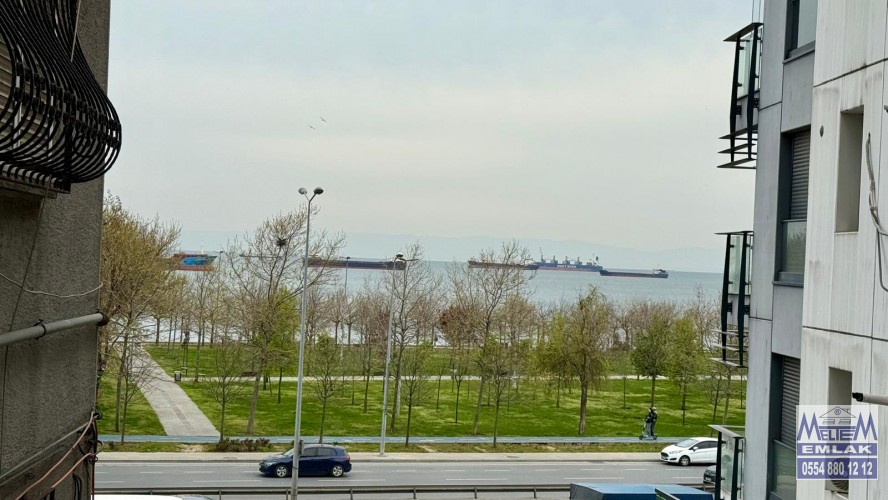 BAKIRKÖYDE ACİL SATILIK 3.5 ODA 1 SALON DENİZ GÖREN BOŞ DAİRE 