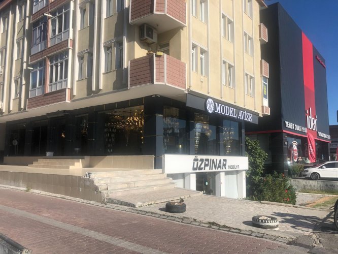 Emsalsiz Konum Avcılar`da E-5 Cepheli 150 m2 Lüks Mağaza