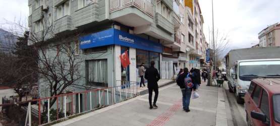 MAXS EMLAK`TAN ANA CADDE ÜZERİNDE SATILIK DÜKKAN 