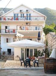 Montenegro Kotor Stoliv`de Kiralık  Taş  Apart Butik Otel    ( ilan için  (05334890579  turkcell,  (+382 ) 69357067  Montenegro no lu telefonları  whatsup dan arayınız )