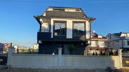 SAKARYA KOCAELİ ALANDERE  SÜPER LÜKS 5 +1 SATILIK TRİPLEX VİLLA 