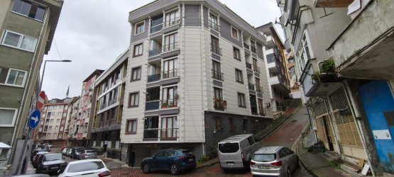 KAĞITHANE MERKEZ BRÜT 110m2  NET 65 m2 BAHÇELİ KAPALI OTOPARKLI DAİRE
