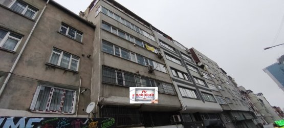 ŞİŞLİ İZZETPAŞA MAH ANA CADDEYE PARALEL İŞHANI KATI SATIIK İŞYERİ