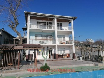 KÜÇÜKÇEKMECE GÖL MANZARALI KOMPLE MÜSTAKİL KİRALIK BİNA