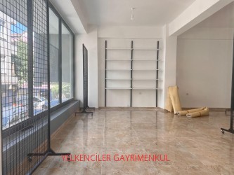 YELKENCİLER^^DEN HALKALI BEZİRGANBAHÇEDE  2+1 KİRALIK DÜKKAN