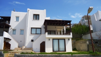 NAZAR EMLAK`TAN PINAR SİTESİNDE YAZLIK SATILIK  VİLLA REF-1463