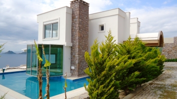 BODRUM TURGUTREİSTE DENİZ MANZARALI VİLLA REF-407