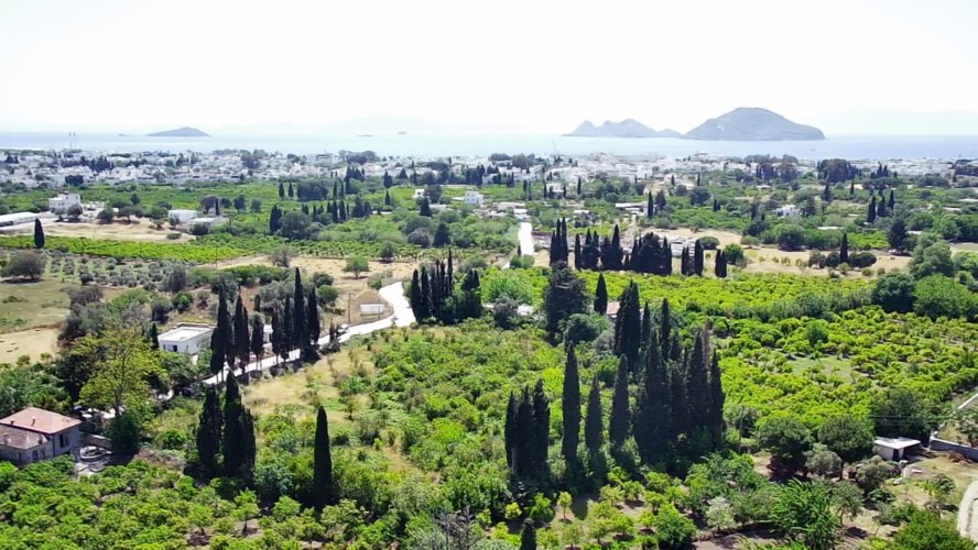  Bodrum Turgutreis Gümüşlük Yoluna yakın 7600 m2 arsa Ref-2360