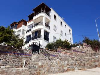 NAZAR EMLAK`TAN  BODRUM TURGUTREİS ` TE MANZARALI   2+1 DAİRE REF-2631