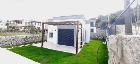 BODRUM TURGUTREİSTE DENİZ MANZARALI 2+1 SIFIR SATILIK TEK KATLI  EV REF-2892
