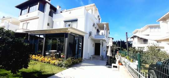 NAZAR EMLAK TAN BODRUM TURGUTREİS MERKEZDE   5  +1 DOĞA MANZARALI VİLLA REF-2904