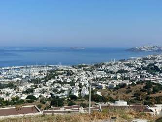 BODRUM TURGUTREİS MERKEZDE FULL DENİZ MANZARALI ARSA REF-2827
