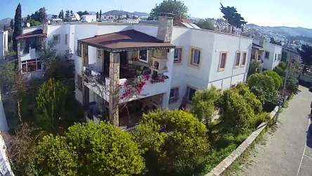 NAZAR EMLAK`TAN  BODRUM TURGUTREİS  MERKEZDE   3+1 DAİRE REF-2960