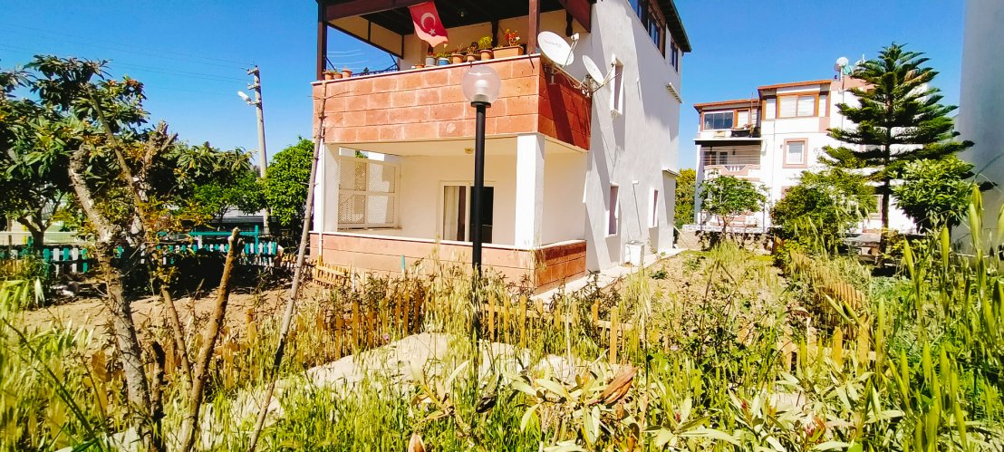 NAZAR EMLAK`TAN  BODRUM TURGUTREİS  MERKEZDE   3+1 DAİRE REF-2958